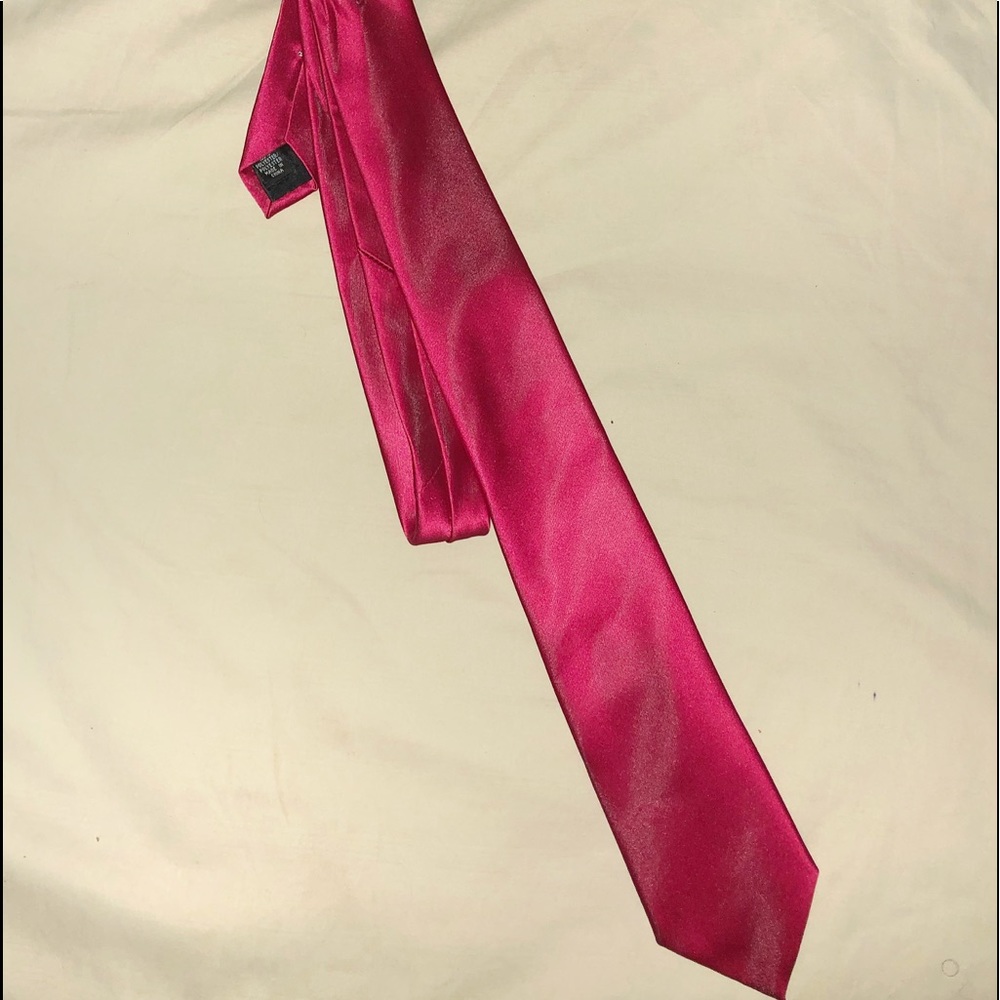 Geoffrey Beene tie